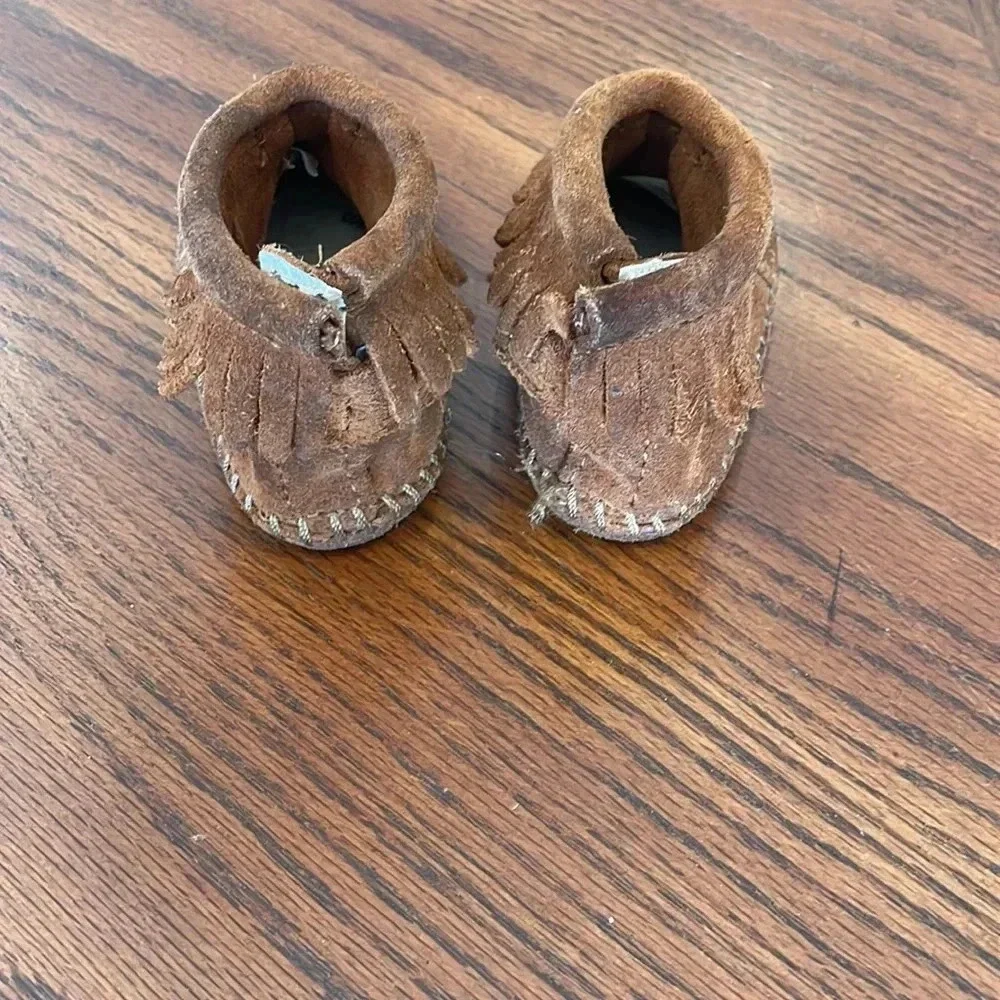 Minnetonka moccasins‎ 2